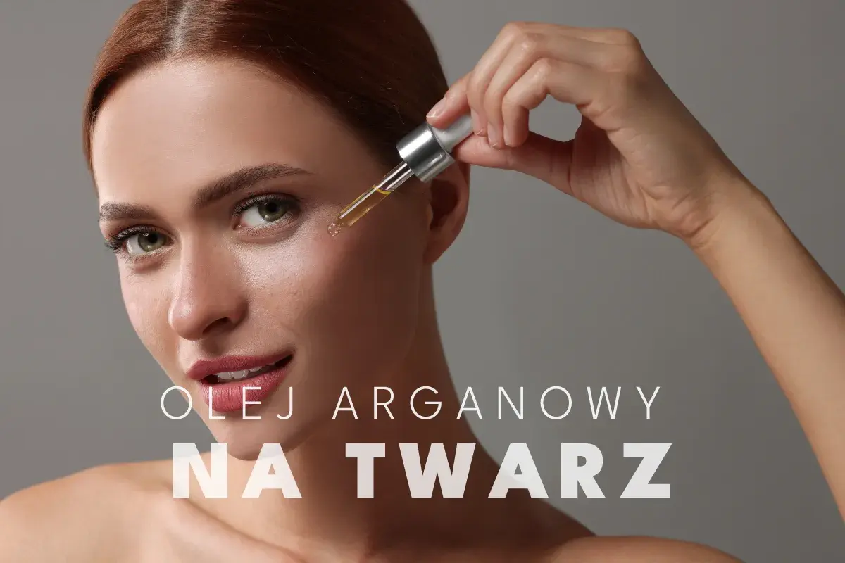 Kobieta aplikuje olejek arganowy na twarz, by uzyskać promienny wygląd. Efekty widoczne od razu!